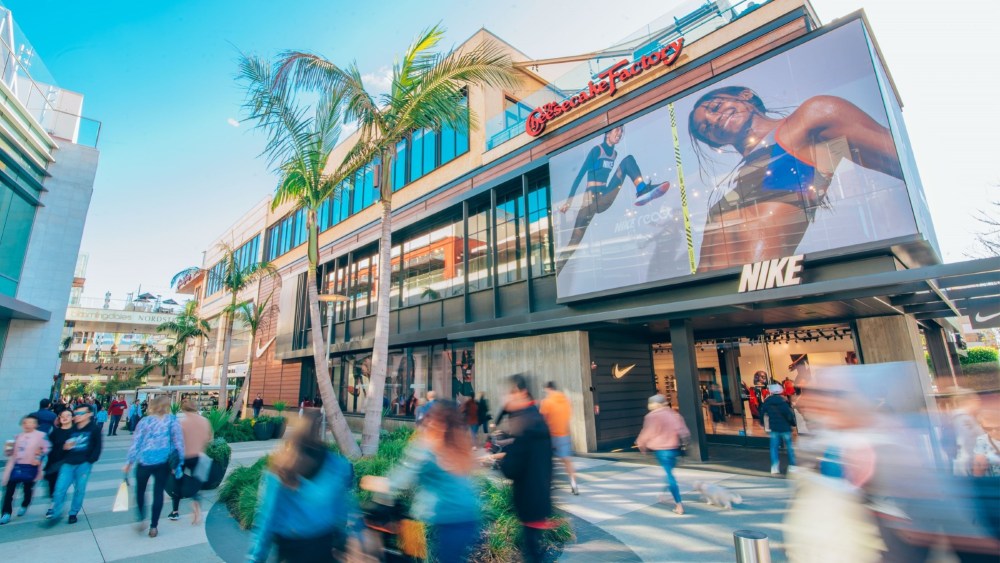 Santa Monica Place 06-24
