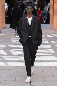 Sacai Spring 2025 Ready-To-Wear Show at Paris Fashion Week