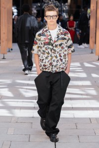 Sacai Spring 2025 Ready-To-Wear Show at Paris Fashion Week