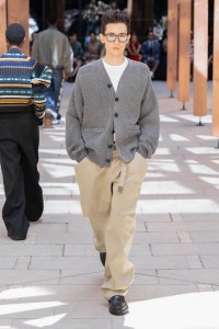 Sacai Spring 2025 Ready-To-Wear Show at Paris Fashion Week