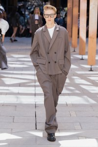 Sacai Spring 2025 Ready-To-Wear Show at Paris Fashion Week