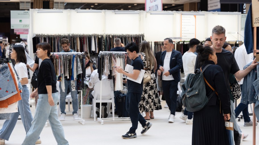 Buyers browsing fabrics at Texworld