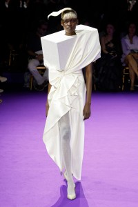 Viktor&Rolf Fall 2024 Couture at Couture Fashion Week