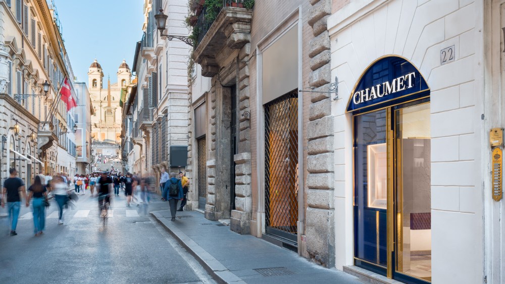 Chaumet's store in Rome is located on Via dei Condotti, a pedestrian street considered a major luxury shopping destination in Rome.