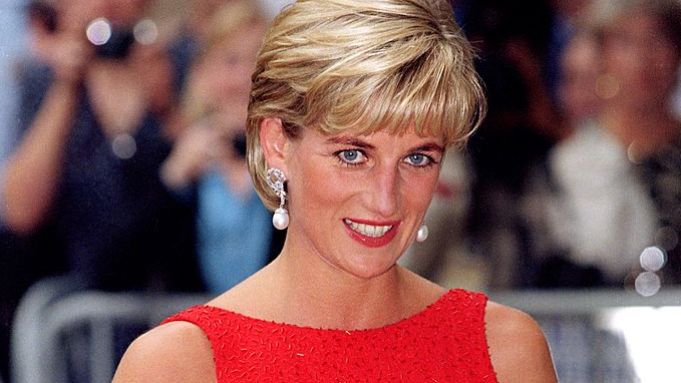 Diana, The Princess Of Wales Visits Washington, Usa.Gala Dinner Held By The American Red Cross, To Raise Funds For Landmine Victims Around The World. . (Photo by Mark Cuthbert/UK Press via Getty Images)