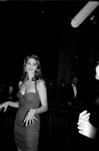 Cindy Crawford attends an event at the Metropolitan Museum of Art in New York City on August 3, 1990.
