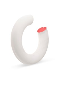 On display at Les Arts Décoratifs is Florence Lehmann’s “Coeur réfléchi” torc