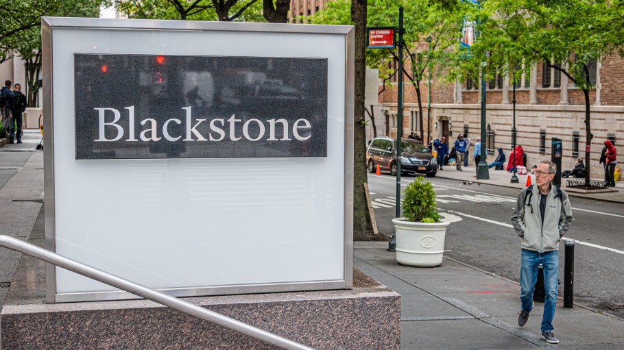 Blackstone is in talks to sell off three China-based logistics hub, per Bloomberg.