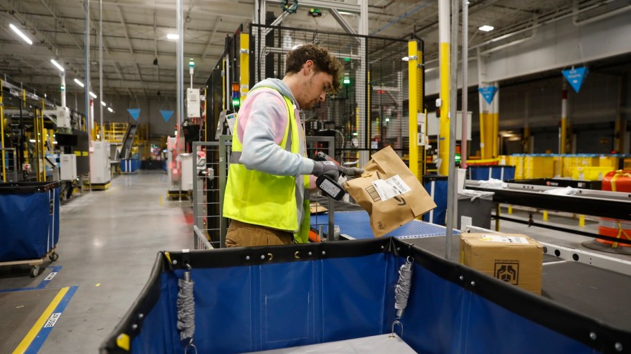 Including benefits like health care, dental coverage and a 401(k) average, total compensation for warehouse workers can tick up to more than $29 per hour, the company said.