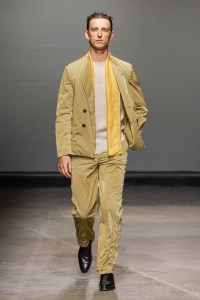 Derrick Spring 2025 Ready-To-Wear Collection at London Fashion Week