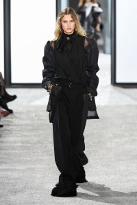 Sacai Spring 2025 Ready-to-Wear Collection at Paris Fashion Week
