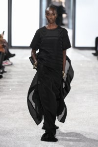 Sacai Spring 2025 Ready-to-Wear Collection at Paris Fashion Week