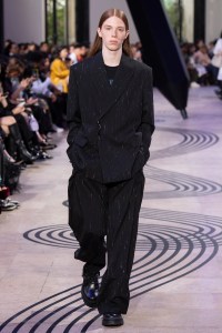 Shiatzy Chen Spring 2025 Ready-to-Wear Collection at Paris Fashion Week