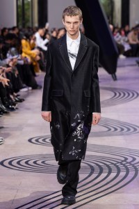 Shiatzy Chen Spring 2025 Ready-to-Wear Collection at Paris Fashion Week
