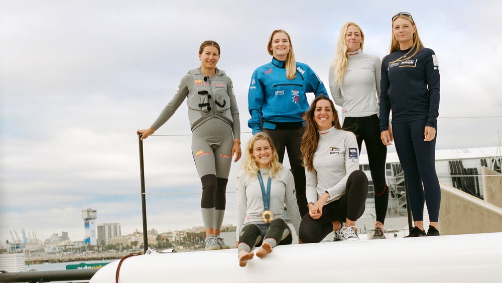 Alice Linussi, Helena Scutt, Ellie Aldridge, Rebecca Netzler, Odile Van Aanholt and Paula Barceló
