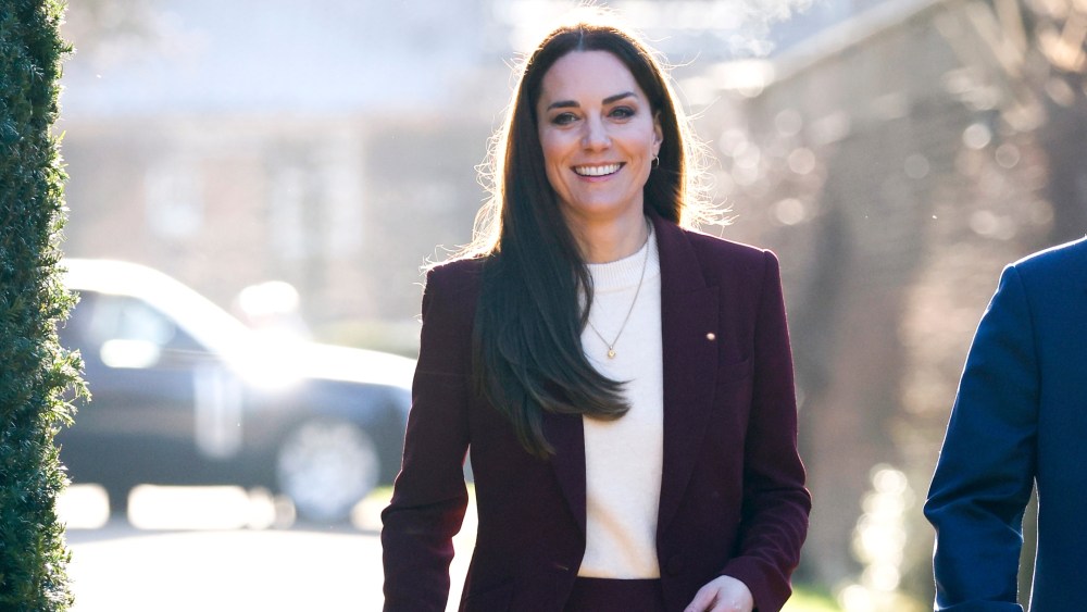 Kate Middleton, Princess of Wales, Roland Mouret suit