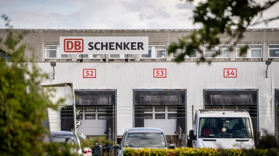 Ahead of the DSV/Schenker deal’s approval vote, unions were against the sale due to concerns of job losses and a possible exit from Germany.