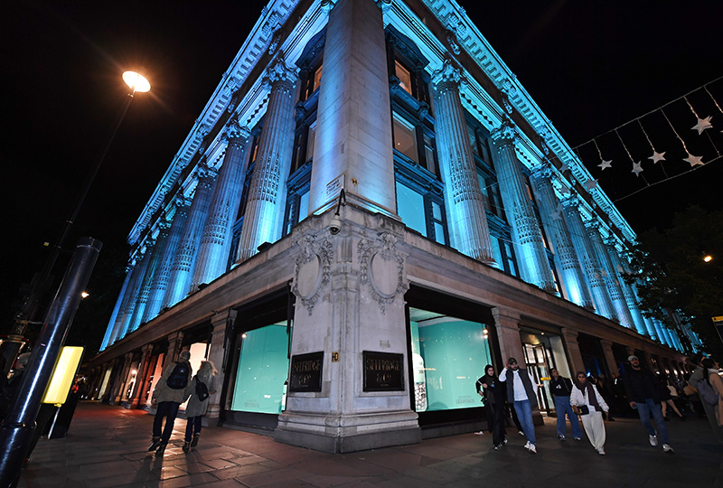 LONDON, ENGLAND - OCTOBER 03: A general view of the atmosphere at the Tiffany & Co. "Windows Of Wonder" takeover celebration at Selfridges on October 3, 2024 in London, England. (Photo by Dave Benett/Getty Images for Tiffany & Co.)