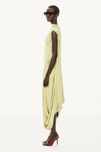 Victoria Beckham Pre-Fall 2025 Collection