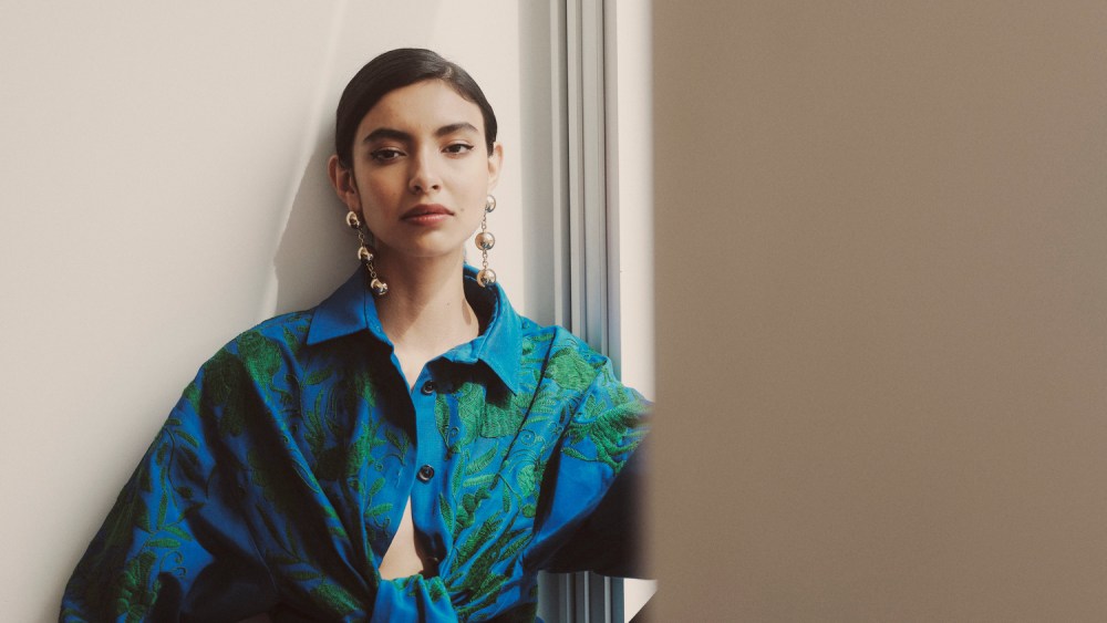Oversized embroidered button-down shirt, Carolina Herrera in collaboration with Maestra Maria de los Ángeles High waist wool Capri pant, Carolina Herrera Triple ball drop earrings, Carolina Herrera