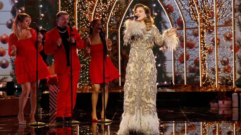 Kelly Clarkson, Alexander McQueen, The Voice
