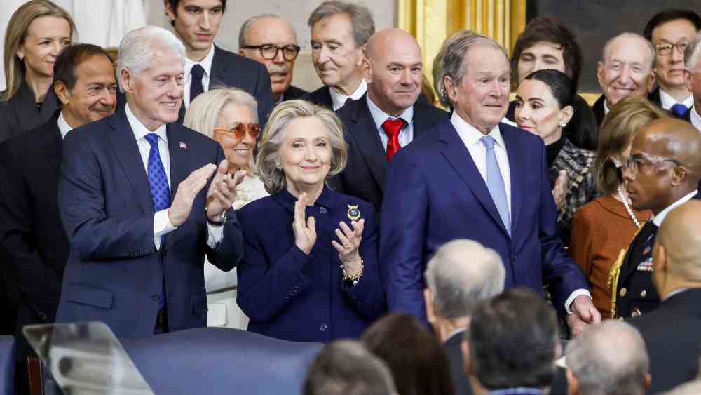 WASHINGTON, DC - JANUARY 20: Former President Bill Clinton (L), former US Secretary of State Hillary Clinton (2-L) and former US President George W. Bush (3-L) attend the United States Capitol on January 20, 2025 in Washington, DC. Donald Trump takes office for his second term as the 47th President of the United States. (Photo by Shawn Thew-Pool/Getty Images)