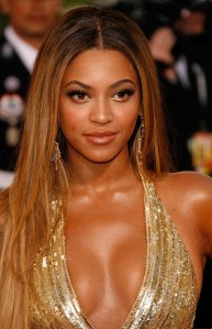 BEVERLY HILLS, CA - JANUARY 15:  Singer/Actress Beyonce Knowles arrives at the 64th Annual Golden Globe Awards at the Beverly Hilton on January 15, 2007 in Beverly Hills, California.  (Photo by Kevin Winter/Getty Images)