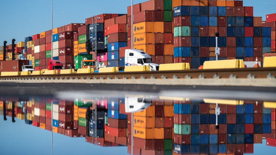 2024’s expected imports would surpass the 25.5 million containers reeled in during 2022, but remain below 2021’s 25.8 million-TEU record.