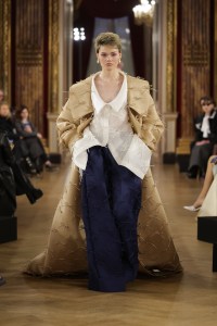 Viktor & Rolf Spring 2025 Couture