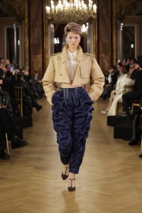 Viktor & Rolf Spring 2025 Couture