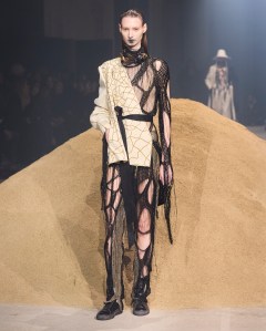 Yuima Nakazato Spring 2025 Couture at Paris Couture Week