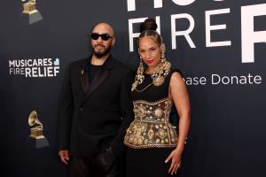 LOS ANGELES, CALIFORNIA - FEBRUARY 02: (L-R) Swizz Beatz and Alicia Keys attend the 67th Annual GRAMMY Awards on February 02, 2025 in Los Angeles, California.  (Photo by Matt Winkelmeyer/Getty Images for The Recording Academy)