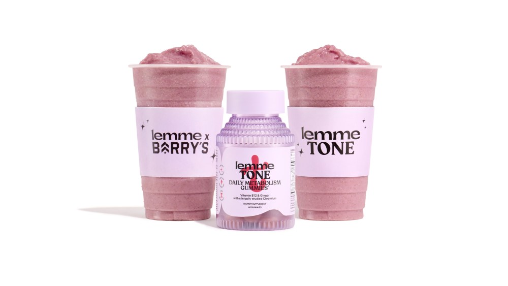 kourtney kardashian, Lemme Tone Shake in collaboration with Barry's.