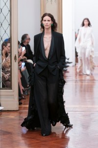 Alberta Ferretti Fall 2025 Ready-to-wear Collection at Milan Fashion Week