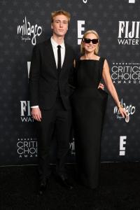 Sasha Schreiber, Naomi Watts at the 30th Annual Critics Choice Awards held at The Barker Hangar on February 7, 2025 in Santa Monica, California.