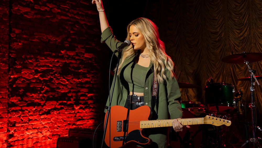 Alana Springsteen in TravisMathew