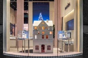 Best Holiday Window: Pandora