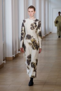 Christian Wijnants Fall 2025 Ready-To-Wear Collection at Paris Fashion Week