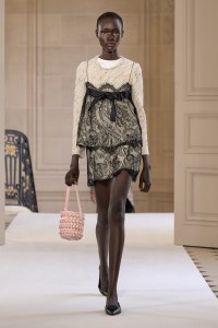 Giambattista Valli 2025 Fall Ready-To-Wear Collection at Paris Fashion Week