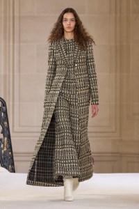 Giambattista Valli 2025 Fall Ready-To-Wear Collection at Paris Fashion Week
