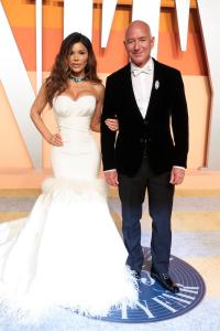 Lauren Sánchez, Jeff Bezos at the 2025 Vanity Fair Oscar Party Hosted By Radhika Jones held at Wallis Annenberg Center for the Performing Arts on March 02, 2025 in Beverly Hills, California.