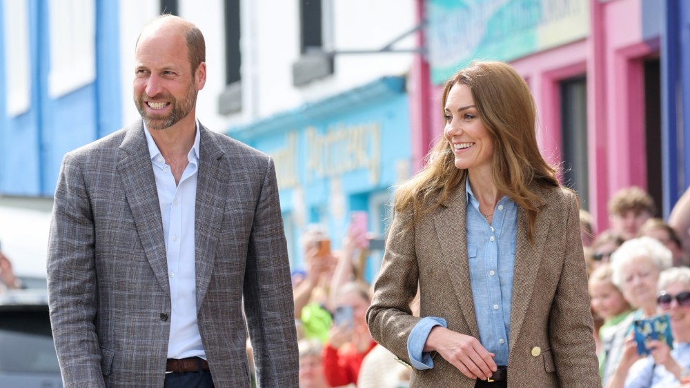 TOBERMORY, SCOTLAND - APRIL 29: Prince William, Prince of Wales, known as the Duke of Rothesay and Catherine, Princess of Wales, known as the Duchess of Rothesay when in Scotland, smile to well-wishers as they arrive for a visit to Aros Hall, a local community hub on April 29, 2025 in Tobermory, Scotland. The Prince and Princess of Wales are on a two-day visit to the Isles of Mull and Iona on the 29th and 30th of April to engage with rural island communities. During their time on the islands, they will connect with local residents, highlighting the value of social bonds and underscoring the importance of safeguarding and advocating for the natural environment. (Photo by Chris Jackson/Getty Images)