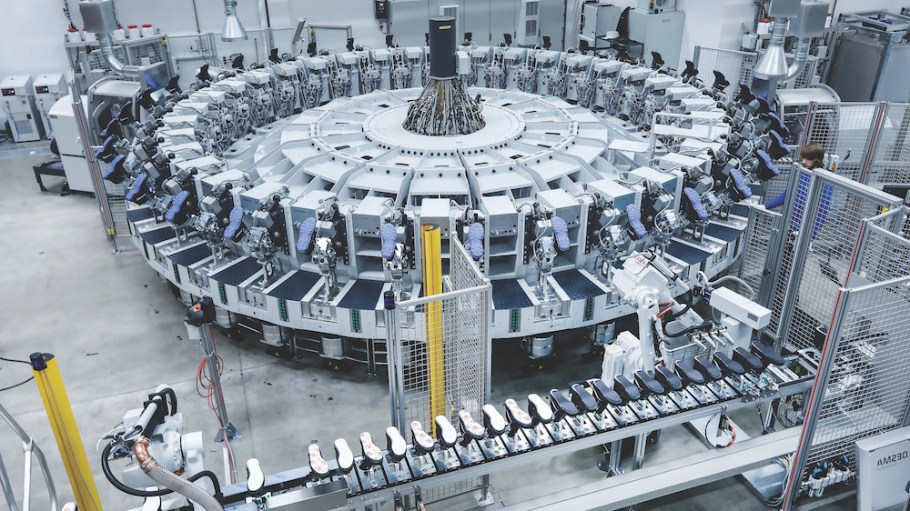 Desma’s “bread and butter”—direct injection molding machines—allow footwear manufacturers to produce foam midsoles for performance shoes and sneakers.