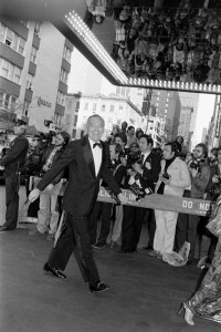 Leonard Lauder (C) attends an event at the Martin Beck Theatre in New York City on May 7, 1981. (Photo by Tony Palmieri/WWD/Penske Media via Getty Images)