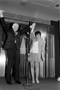 Leonard Lauder and Liza Minnelli attend an event at the Helmsley Palace, a hotel in New York City, on September 16, 1987. (Photo by Tony Palmieri/WWD/Penske Media via Getty Images)