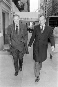 Norman Wechsler (L) and Leonard Lauder visit La Grenouille in New York City on December 5, 1974. (Photo by Fairchild Archive/WWD/Penske Media via Getty Images)