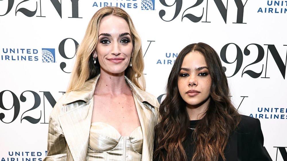 Brianne Howey, Antonia Gentry