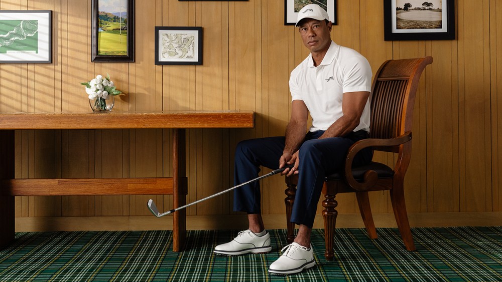 Tiger Woods, Sun Day Red, golf, shoes, sneakers, golf shoes