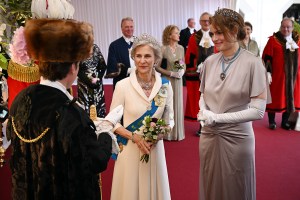LONDON, ENGLAND - JULY 9: Britain's Birgitte, Duchess of Gloucester (C) arrives for a banquet at Guildhall on July 9, 2025 in London, England. President Emmanuel Macron and Mrs Brigitte Macron visit the UK in the first visit State Visit made by France in 17 years. They are staying at Windsor Castle, hosted by King Charles III and Queen Camilla. Today, the Macrons will have lunch with the UK Prime Minister at Downing Street, and a banquet will be held in their honour at The Guildhall. (Photo by Leon Neal/Getty Images)