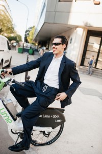 Street Style at Paris Couture Fall 2025 Fashion Week